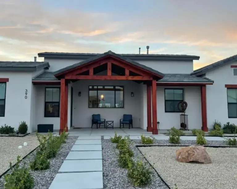 Compare Exterior Painting Warranties: Complete Contractor vs Manufacturer